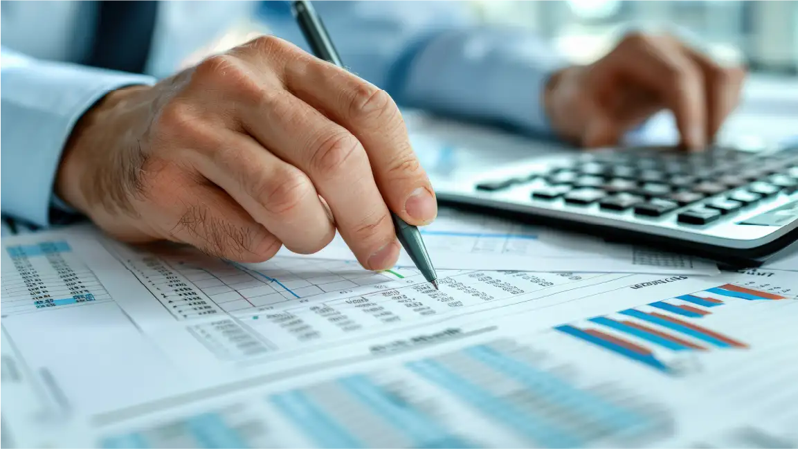 Image Pulls For Web Launch_Masters in Accounting Versus an MBA in Finance